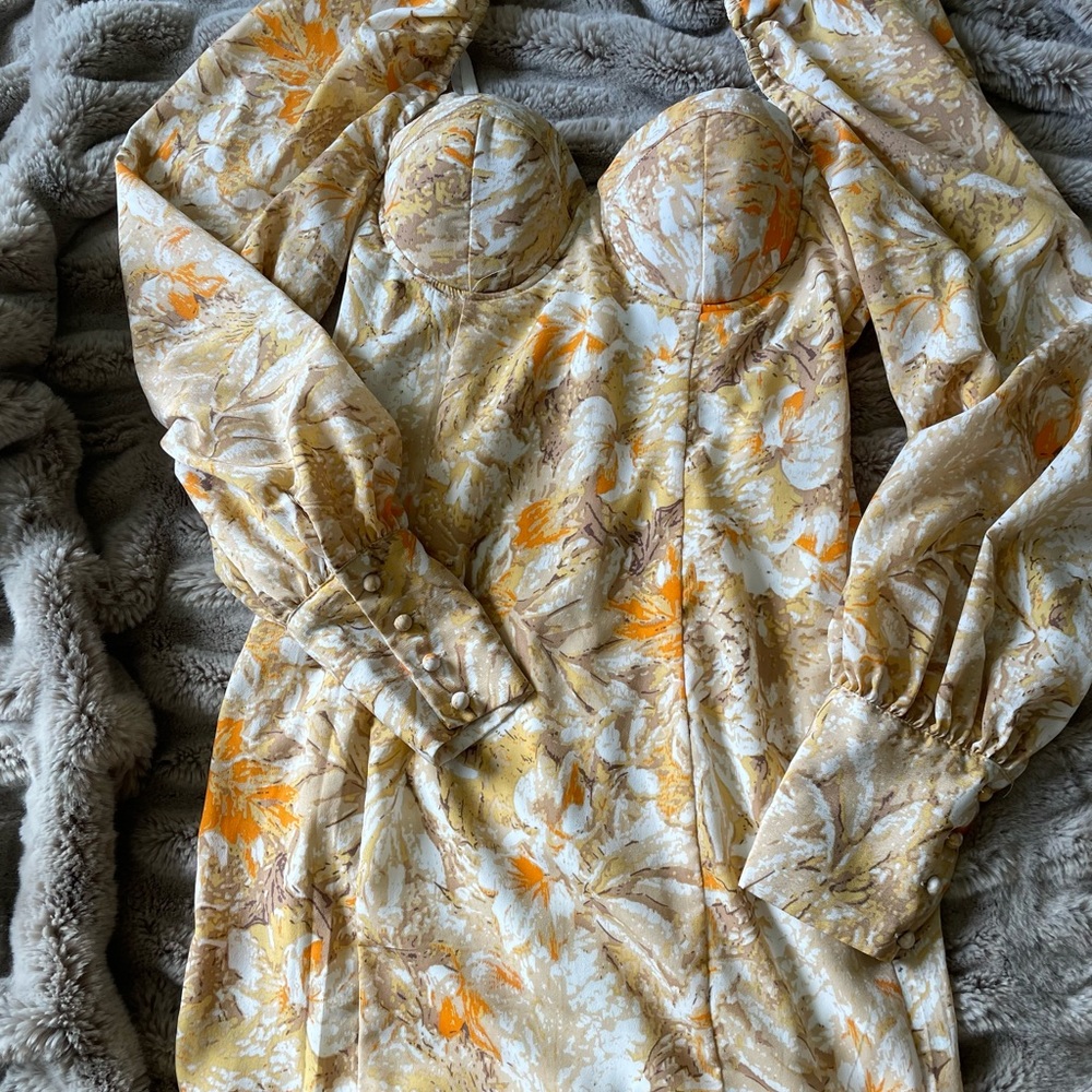Yellow Printed Mini-Dress - Picture 3 of 4